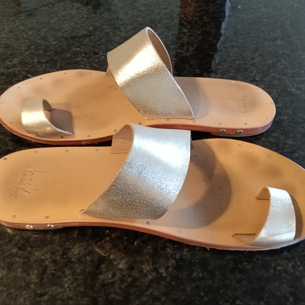 Beek sandals